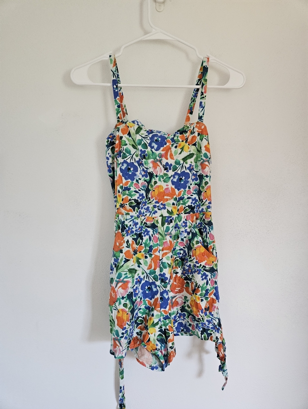 Privacy Please Revolve Mae Michelle Floral Linen Blend Romper. H8m